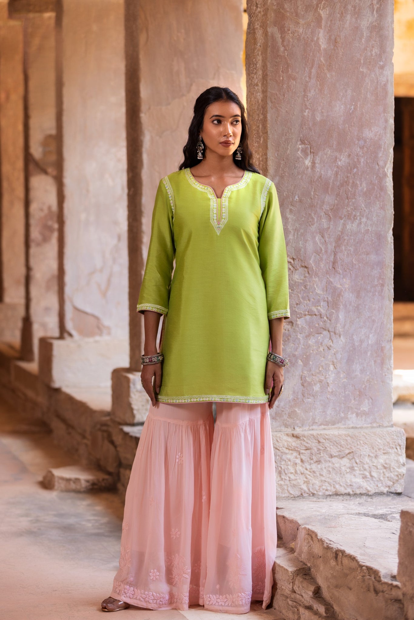 GREEN SHORT KURTI WITH SILK EMBROIDERY | SAADGI