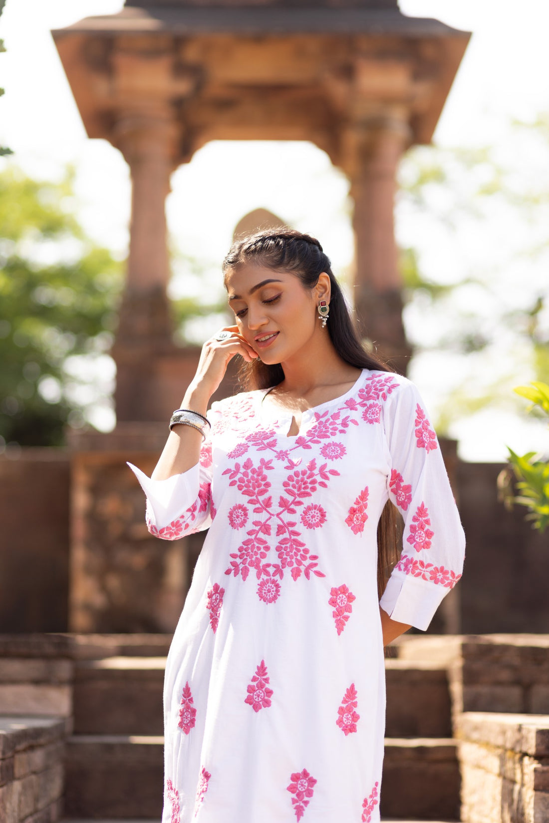 STRAIGHT KURTI WITH PINK CHIKANKARI | SAADGI